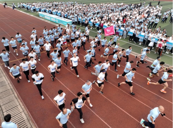 365英国上市公司