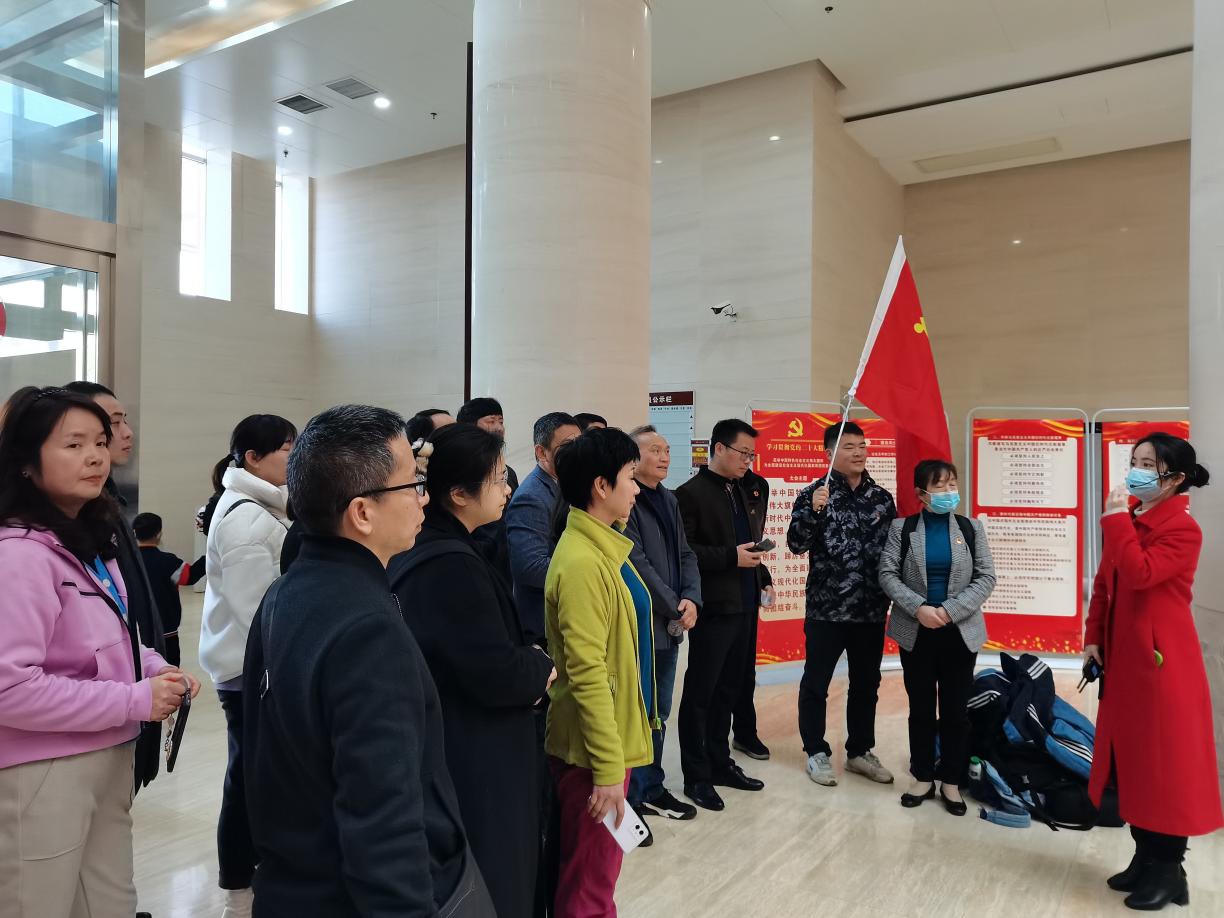 365英国上市公司