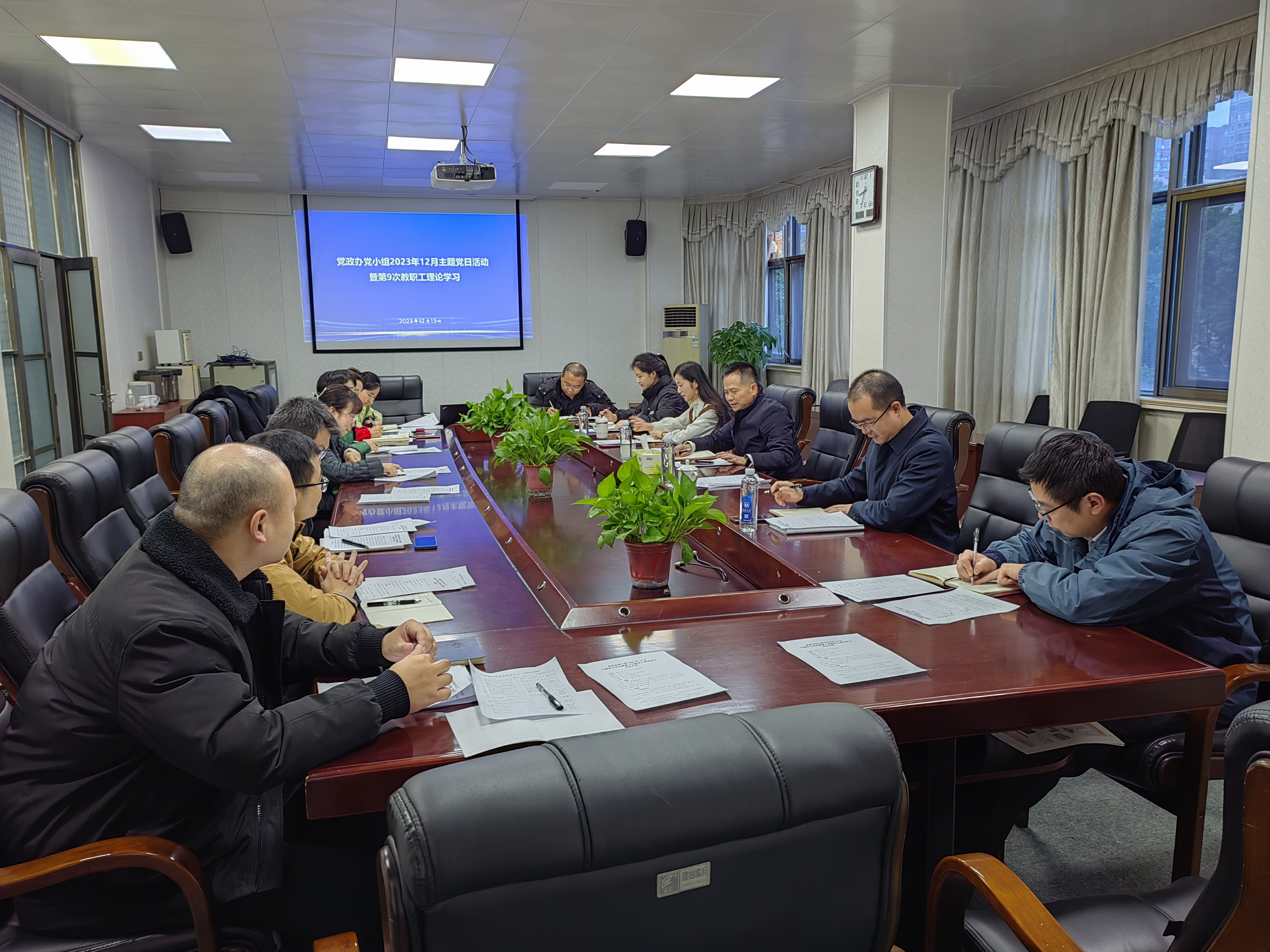 365英国上市公司