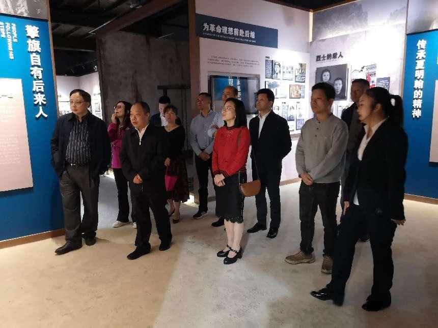 365英国上市公司