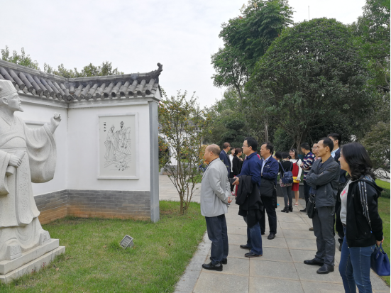 365英国上市公司