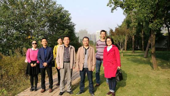 365英国上市公司