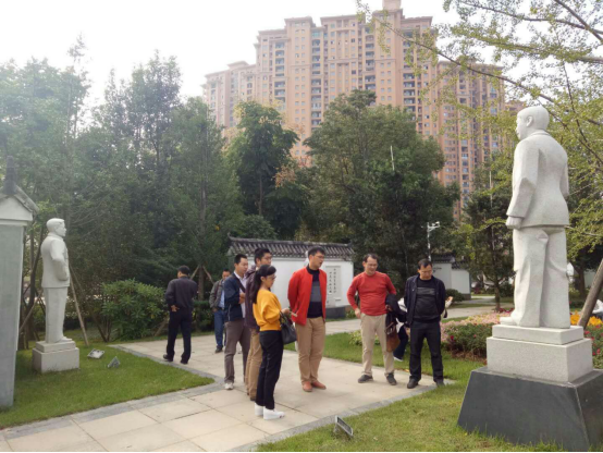 365英国上市公司