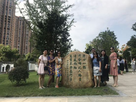 365英国上市公司