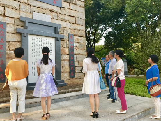 365英国上市公司