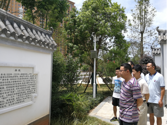 365英国上市公司