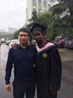 365英国上市公司