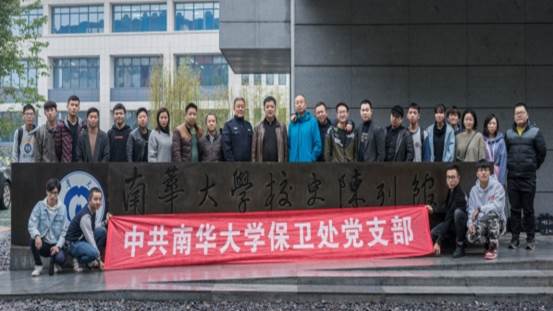 365英国上市公司