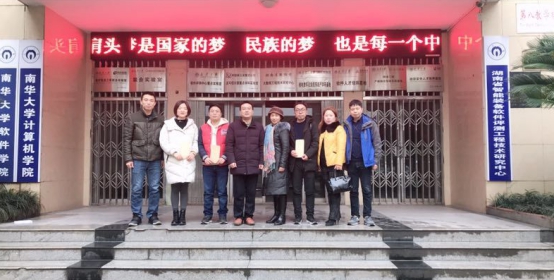 365英国上市公司