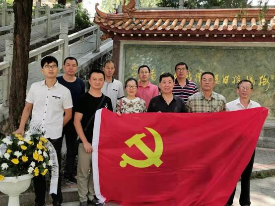 365英国上市公司