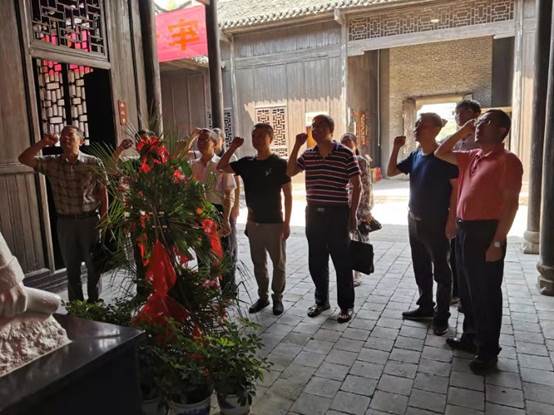 365英国上市公司