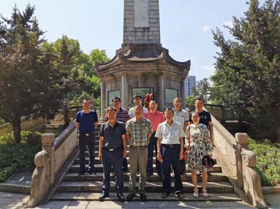 365英国上市公司